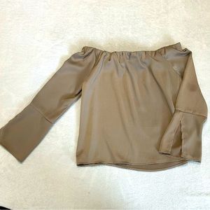 ✨3/$15✨ Off The Shoulder Bell Sleeve Top